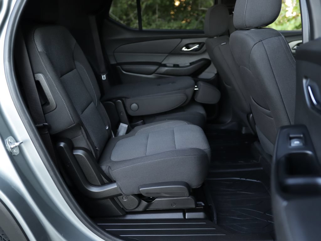 Used 2023 Chevrolet Traverse LT FWD image 31
