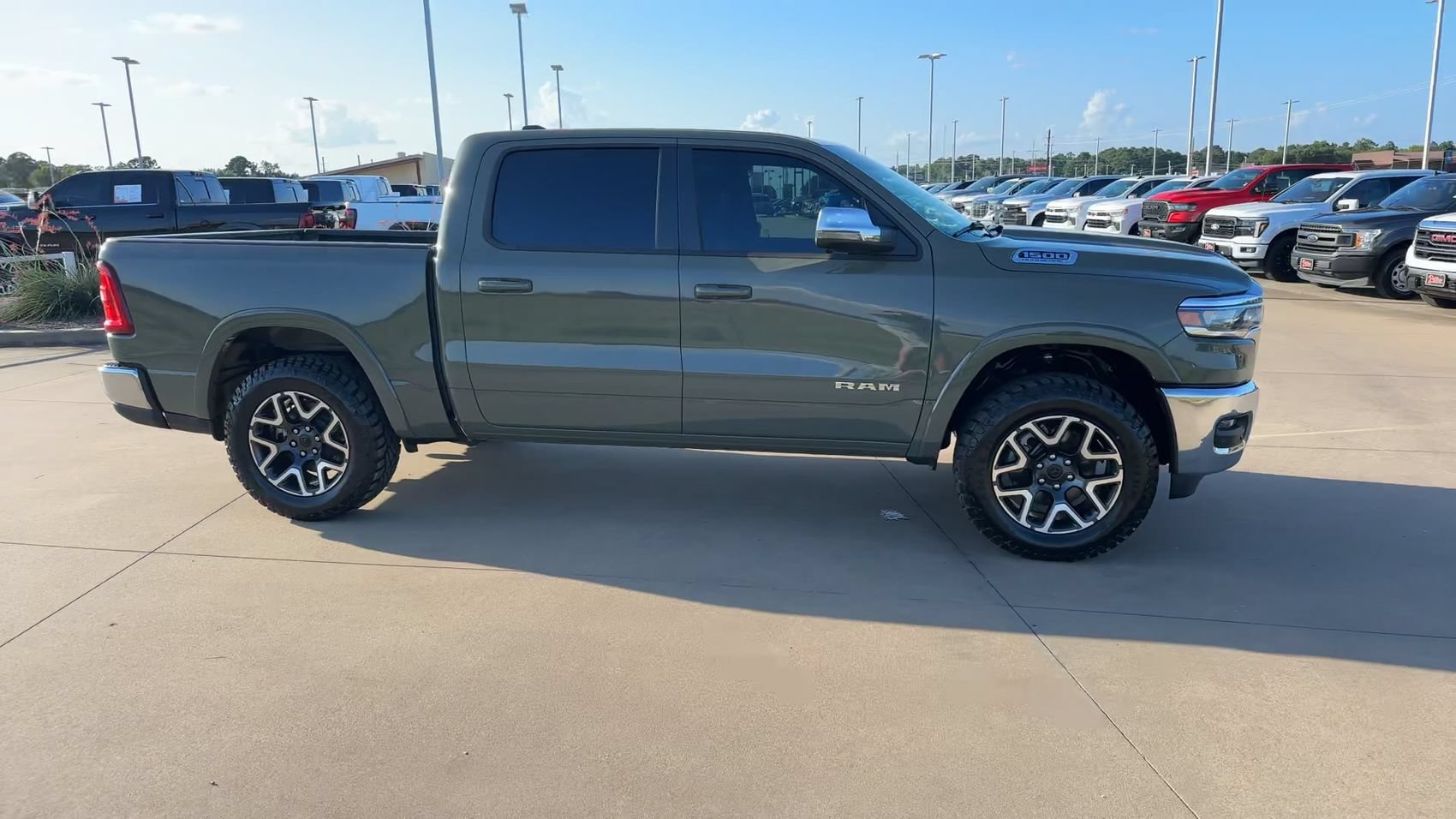 Used 2026 RAM 1500 Laramie AWD/4WD image 2