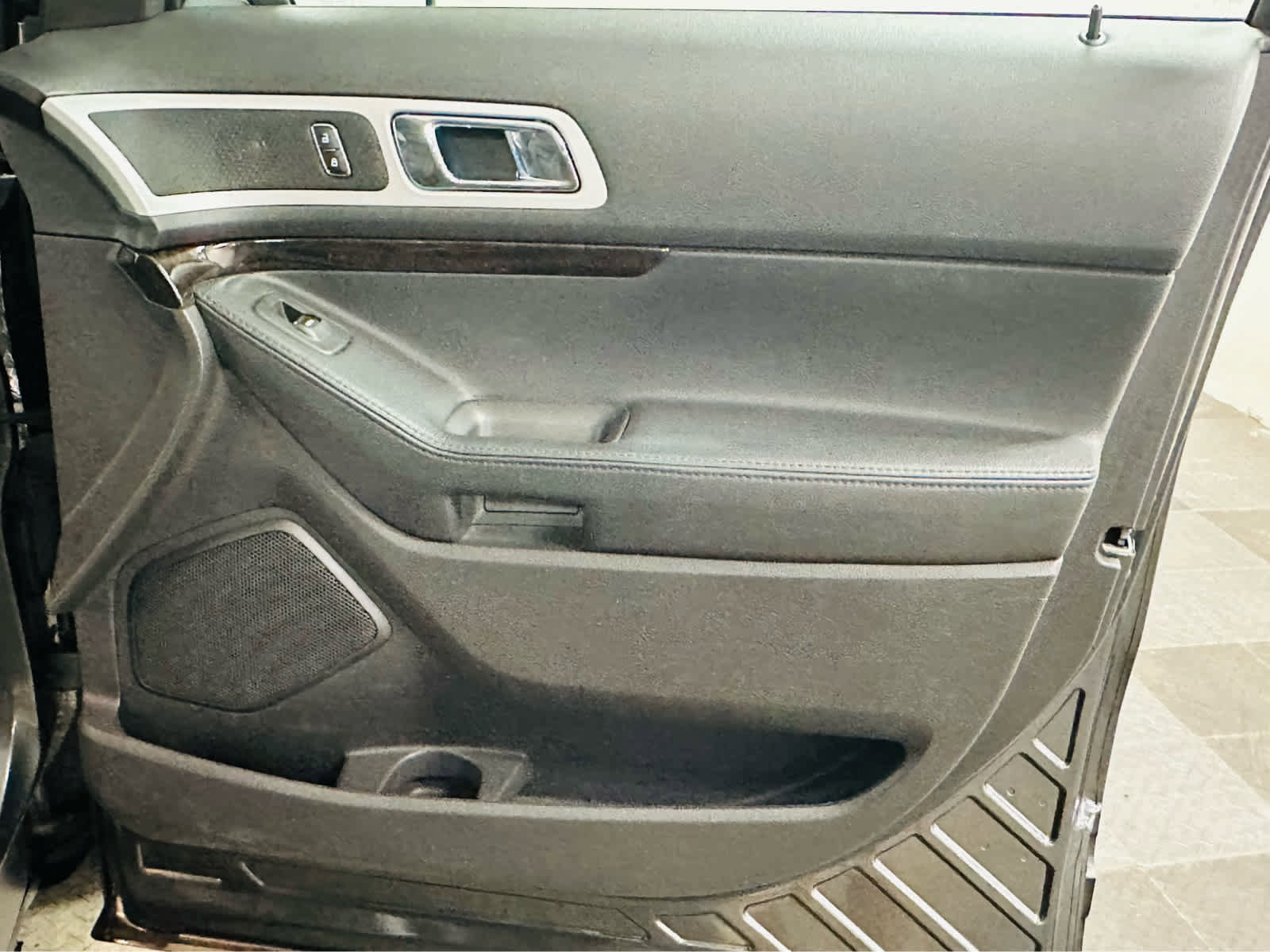 Used 2015 Ford Explorer Limited AWD/4WD image 25