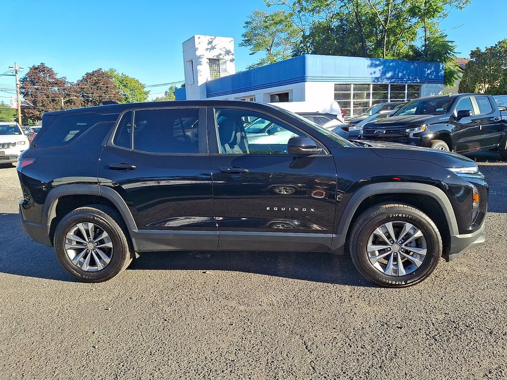 Used 2025 Chevrolet Equinox LT FWD image 9