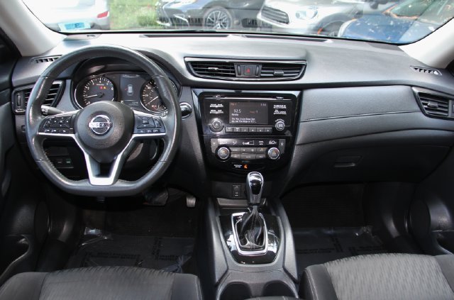 Used 2017 Nissan Rogue SV AWD/4WD image 33