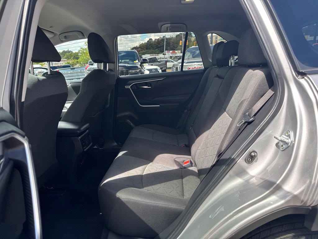 Used 2024 Toyota RAV4 XLE AWD/4WD image 24