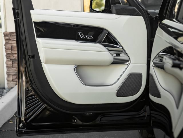 New 2026 Land Rover Range Rover Long Wheelbase Autobiography AWD/4WD image 12