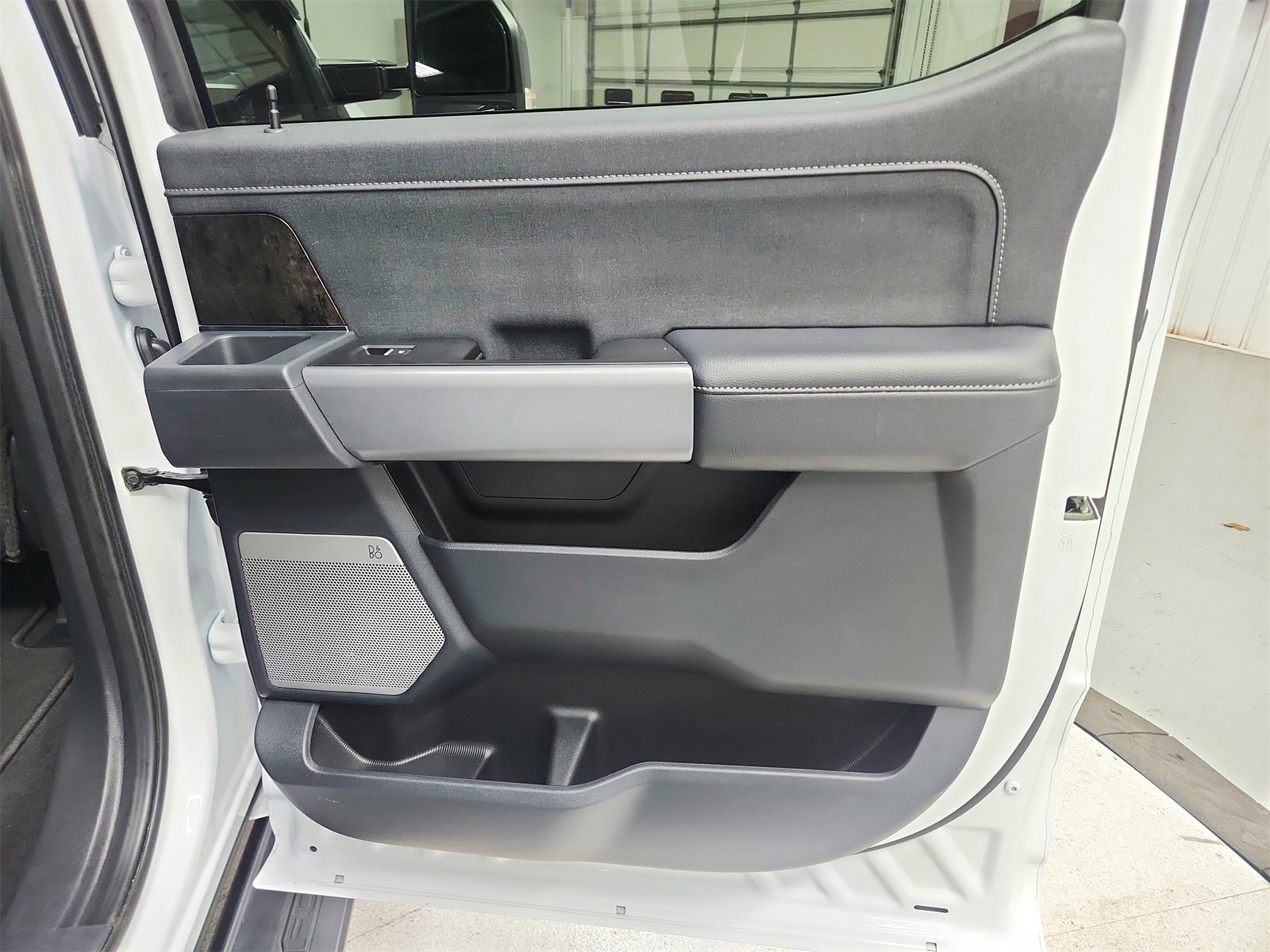 Used 2024 Ford F250 Lariat w/ Sport Appearance Package image 45