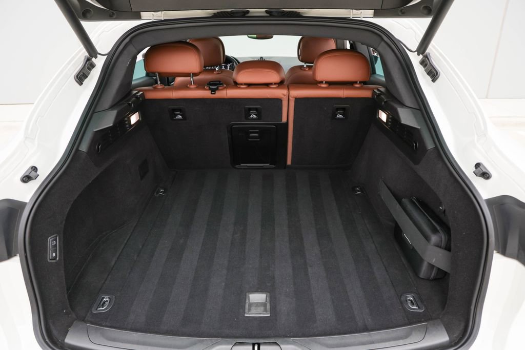 Used 2021 Maserati Levante image 27