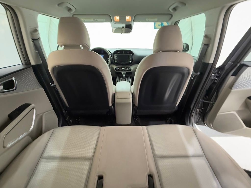 Used 2023 Kia Soul LX image 24