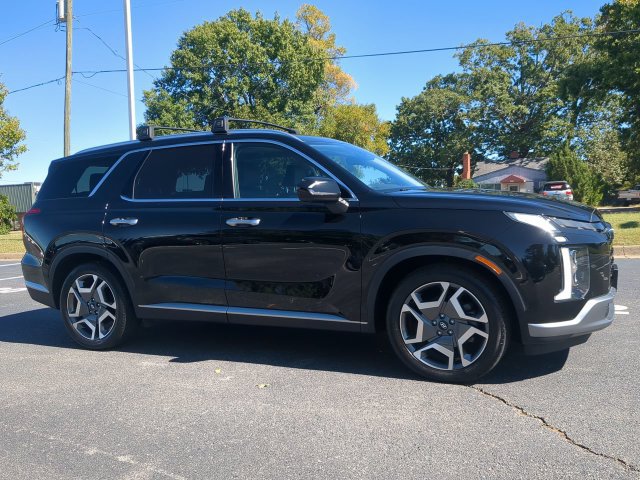 Used 2023 Hyundai Palisade SEL w/ Premium Package FWD image 1