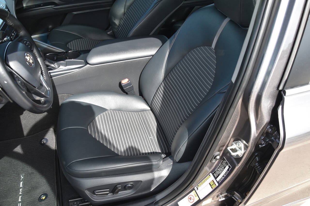 Used 2018 Toyota Camry SE FWD image 9