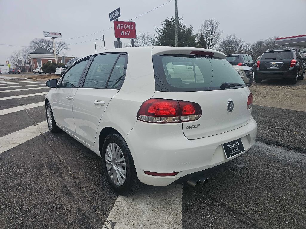 Used 2010 Volkswagen Golf 4-Door image 8