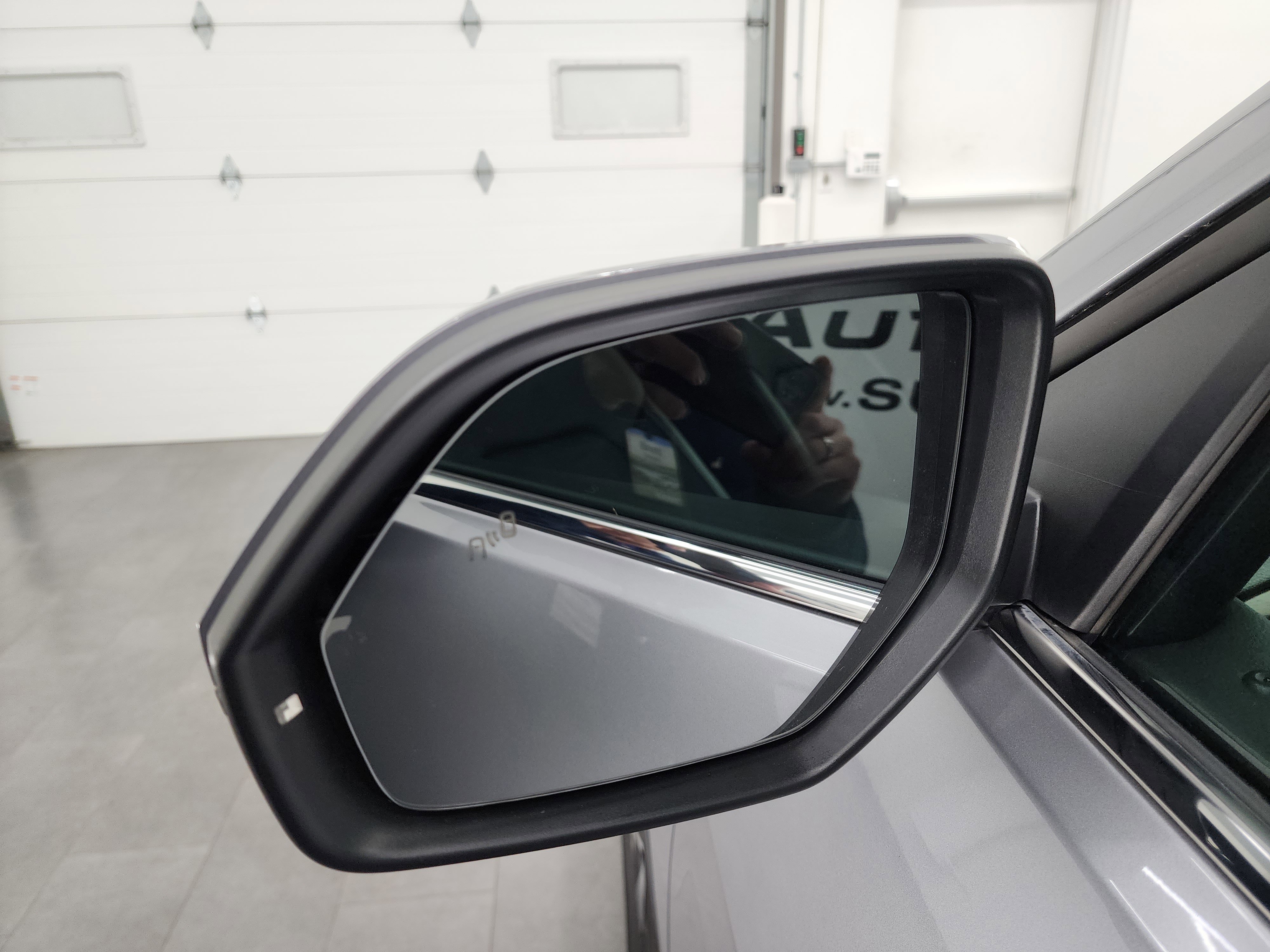 Used 2025 Volkswagen Atlas SE image 35