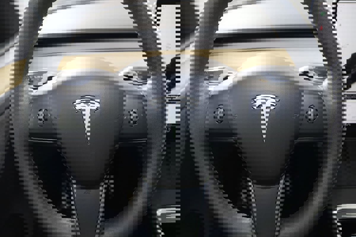 Used 2023 Tesla Model Y Long Range image 35