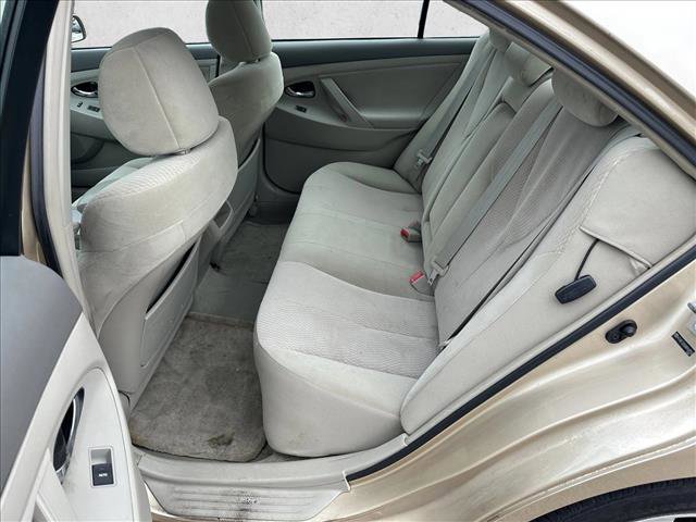 Used 2010 Toyota Camry LE image 14