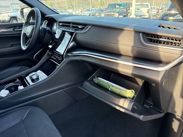 Used 2022 Jeep Grand Cherokee Altitude image 27