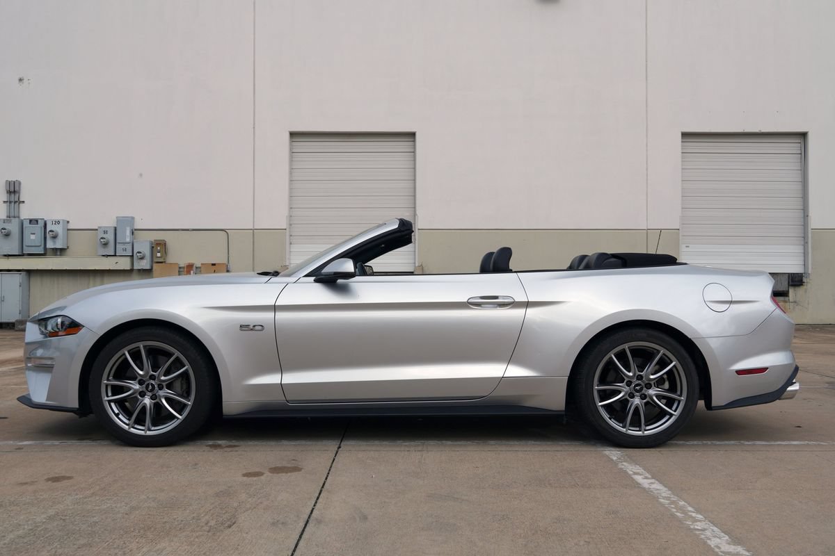 Used 2018 Ford Mustang GT Premium w/ Equipment Group 401A RWD image 14