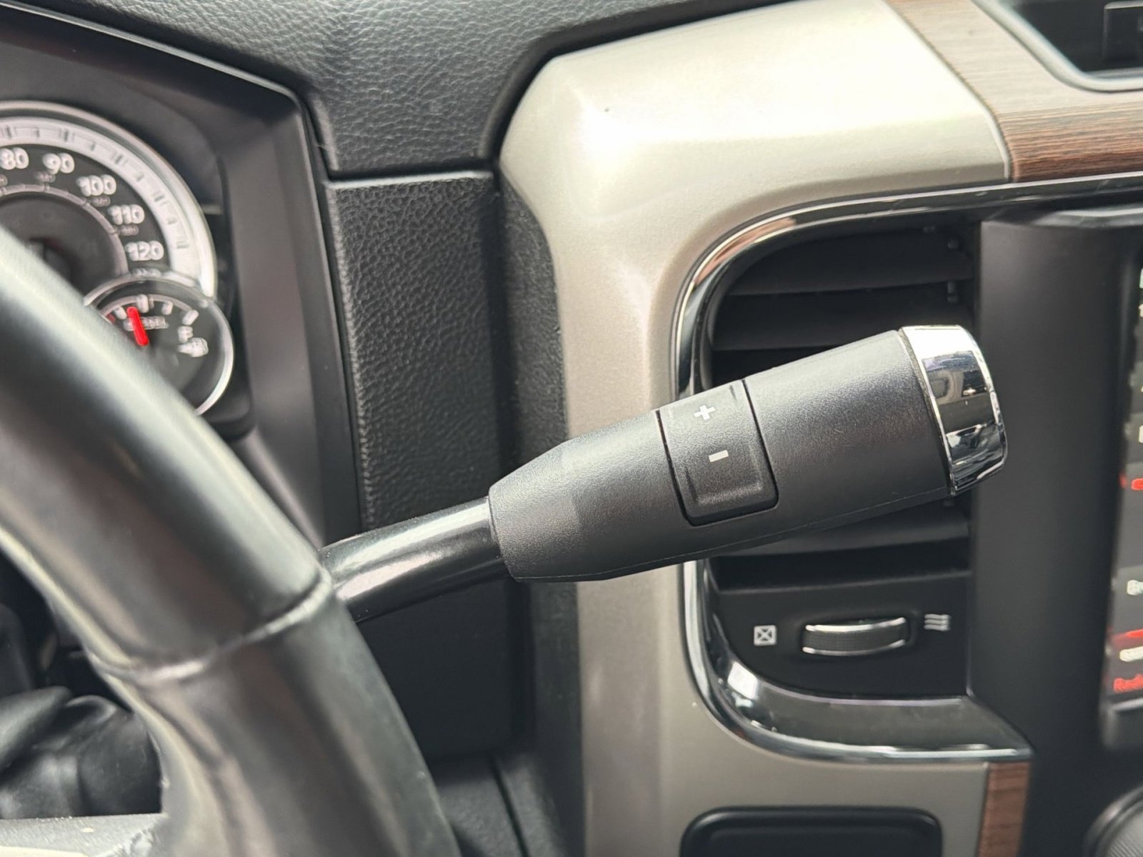 Used 2018 RAM 2500 Laramie image 28