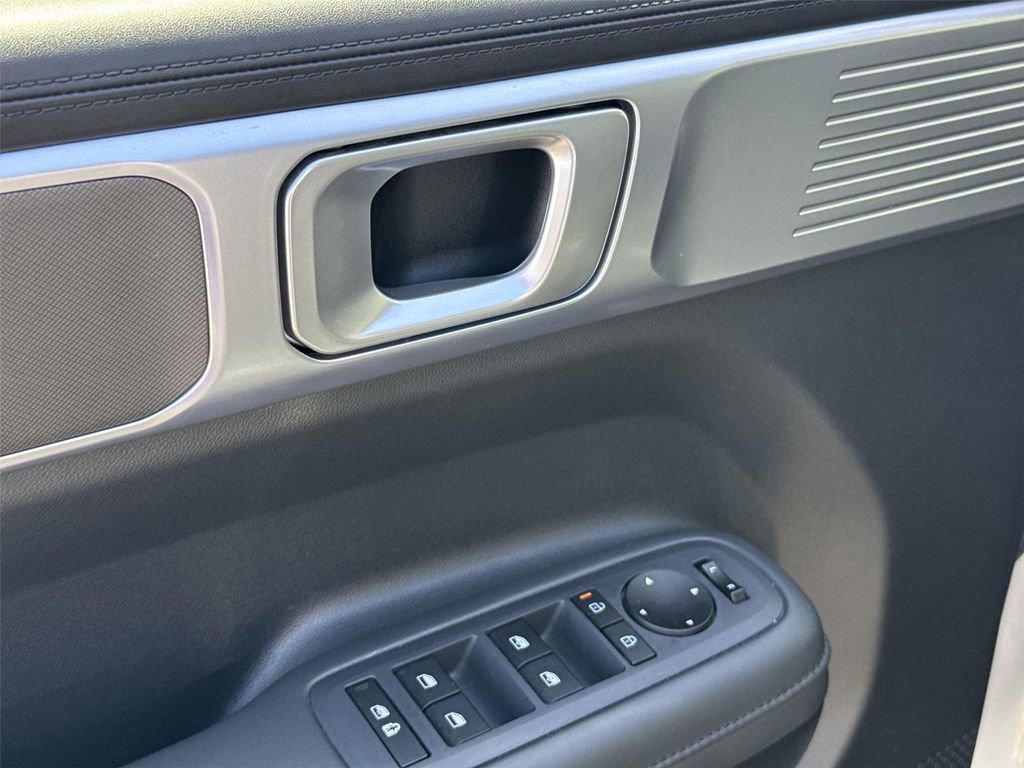 Used 2025 Hyundai Santa Fe SEL AWD/4WD image 20