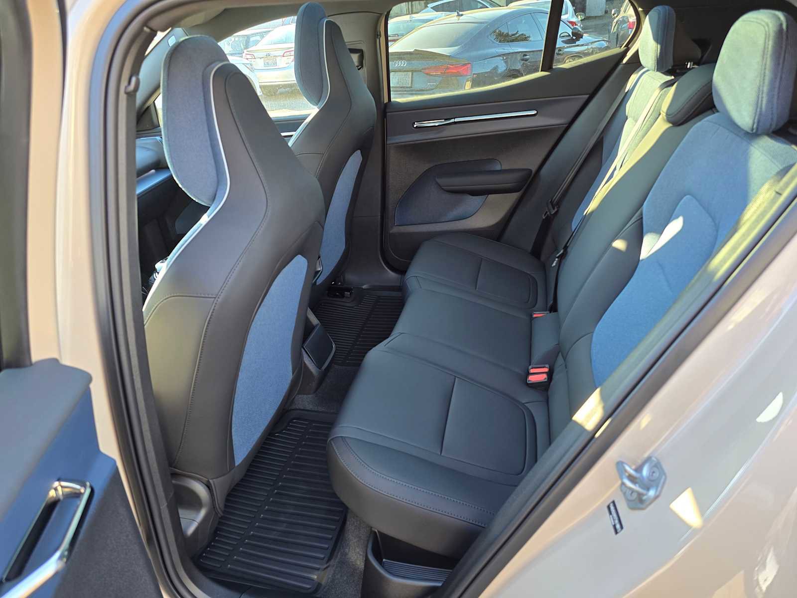 New 2026 Volvo EX30 Plus w/ Protection Package Premier AWD/4WD image 16