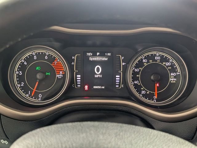 Used 2016 Jeep Cherokee Latitude w/ Comfort & Sound Group image 17