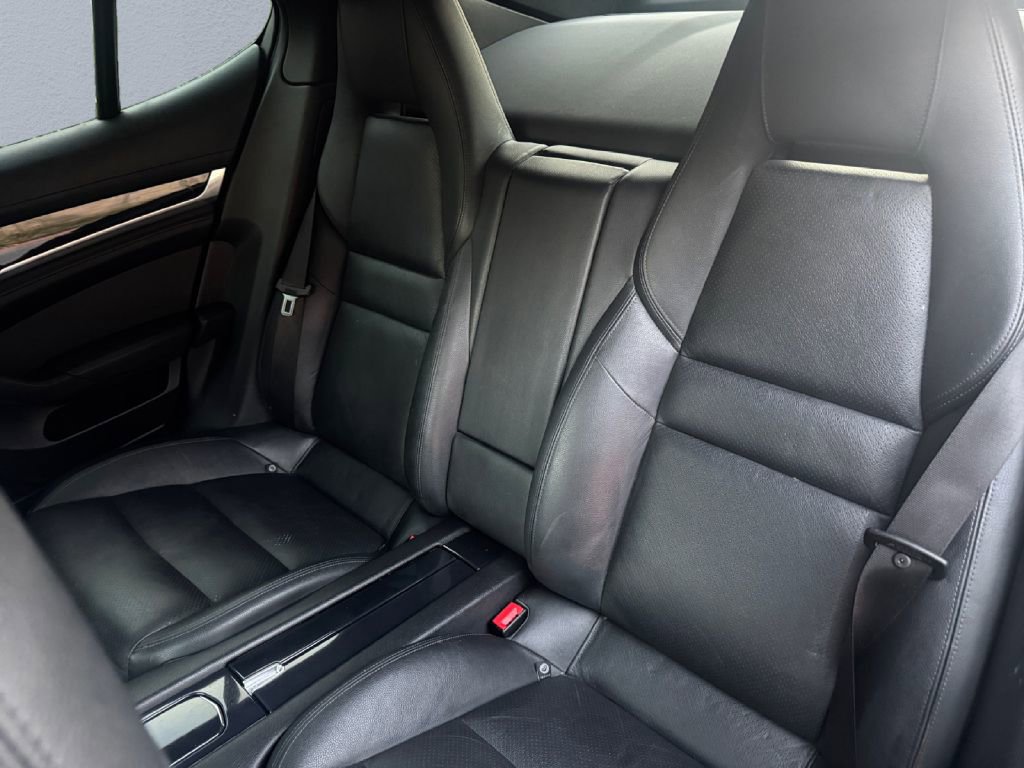 Used 2012 Porsche Panamera 2 image 13