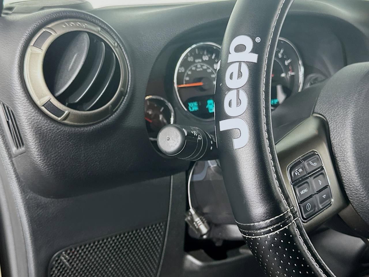 Used 2018 Jeep Wrangler Unlimited Sport image 31