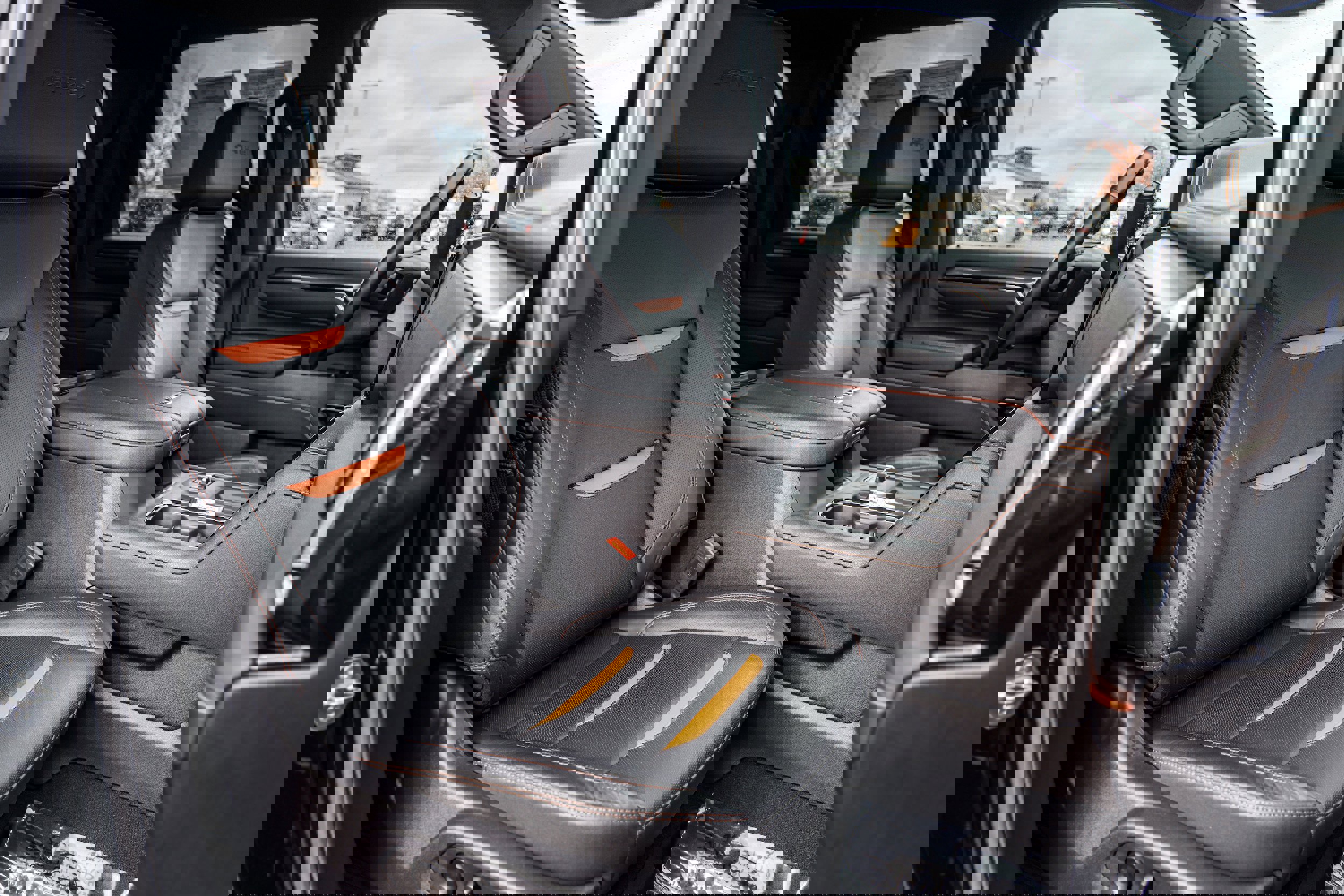 Used 2024 GMC Sierra 2500 AT4 image 12