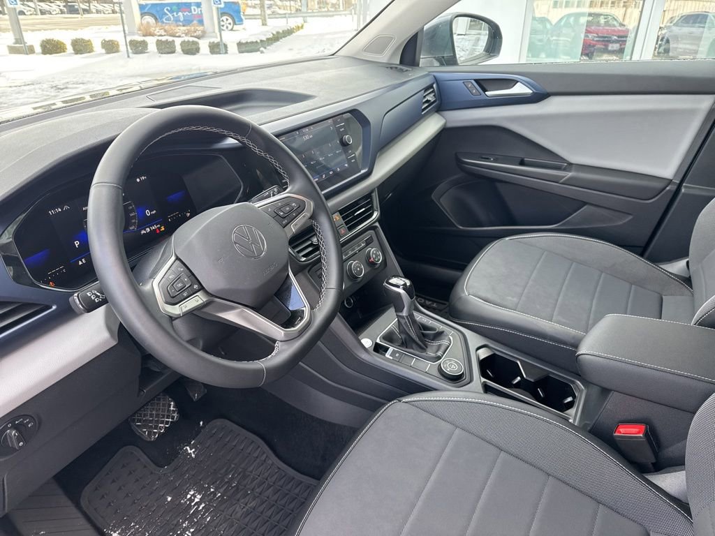 Certified 2022 Volkswagen Taos SE image 10