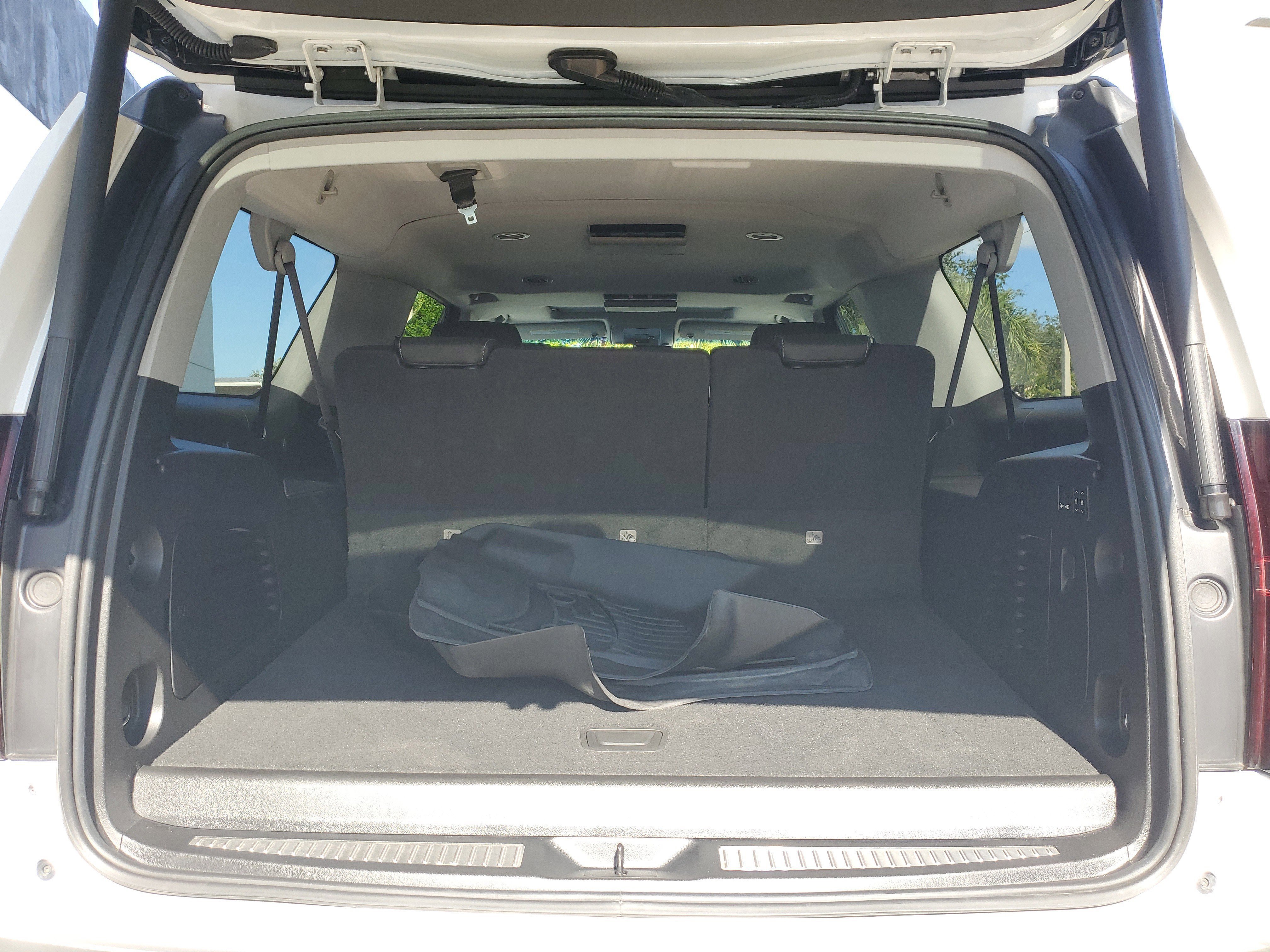 Used 2020 Chevrolet Suburban Premier image 10