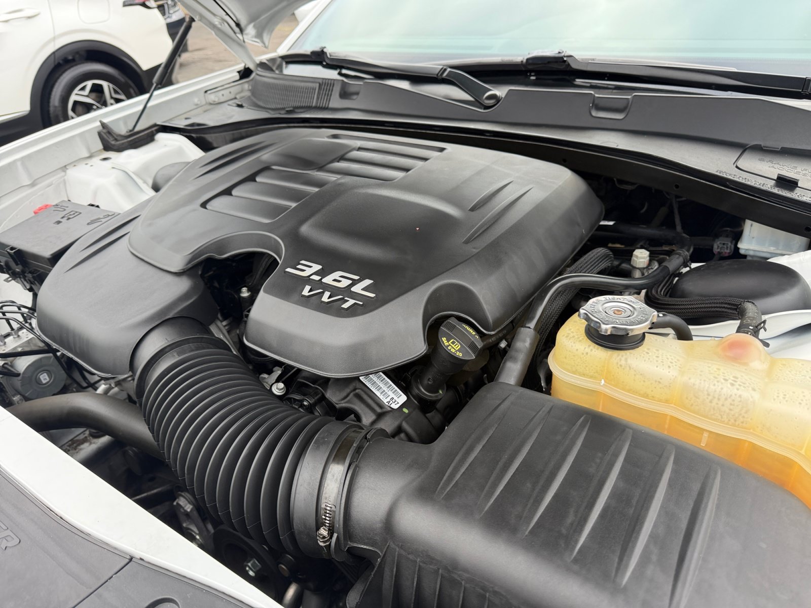 Used 2018 Dodge Charger SXT RWD image 24
