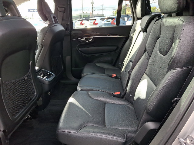 Used 2018 Volvo XC90 T6 Momentum w/ Momentum Plus Package AWD/4WD image 10