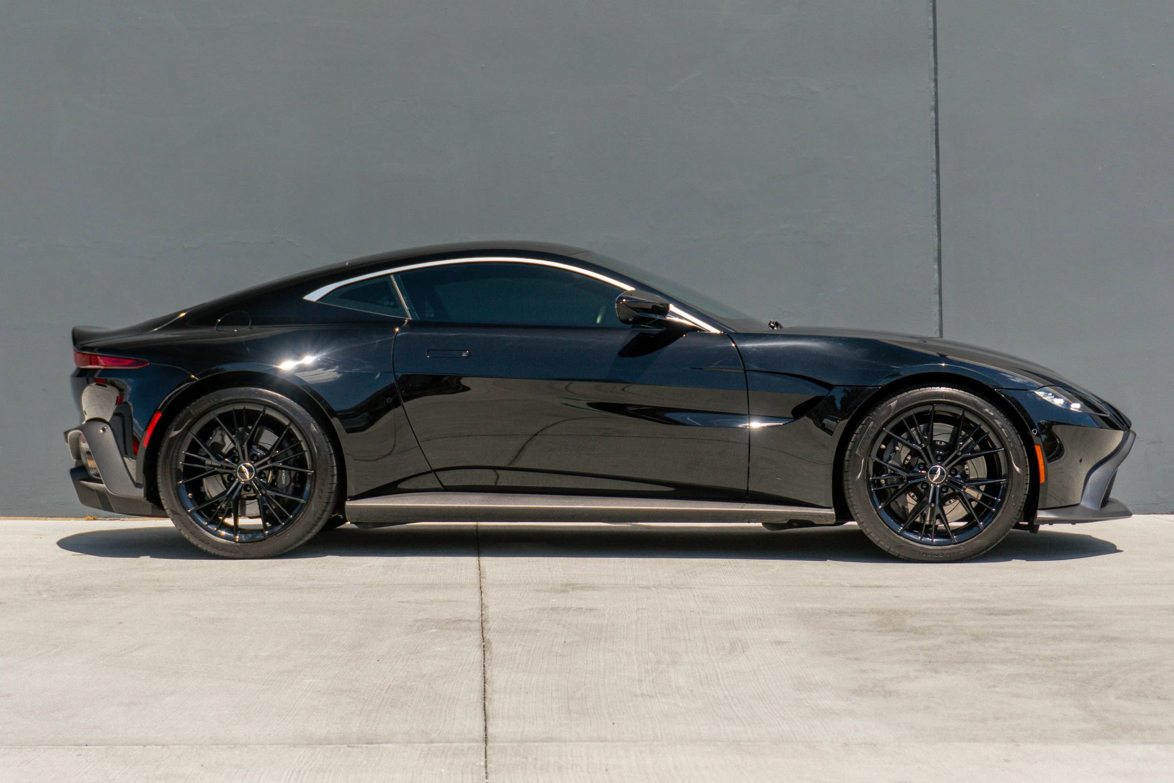 Used 2020 Aston Martin V8 Vantage Coupe RWD image 6