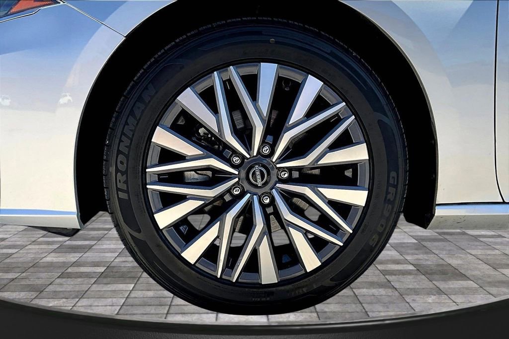 Used 2024 Nissan Altima 2.5 SV image 35
