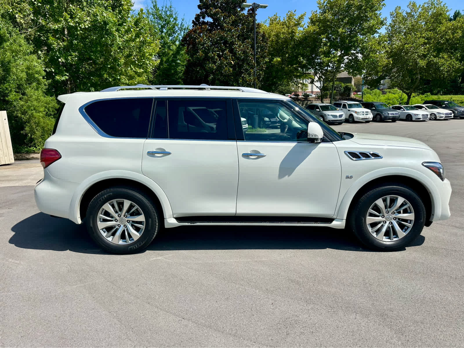 Used 2017 INFINITI QX80 2WD w/ Driver Assistance Package video 4