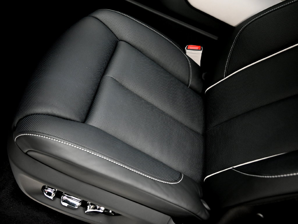 New 2027 Rolls-Royce Cullinan Black Badge AWD/4WD image 24