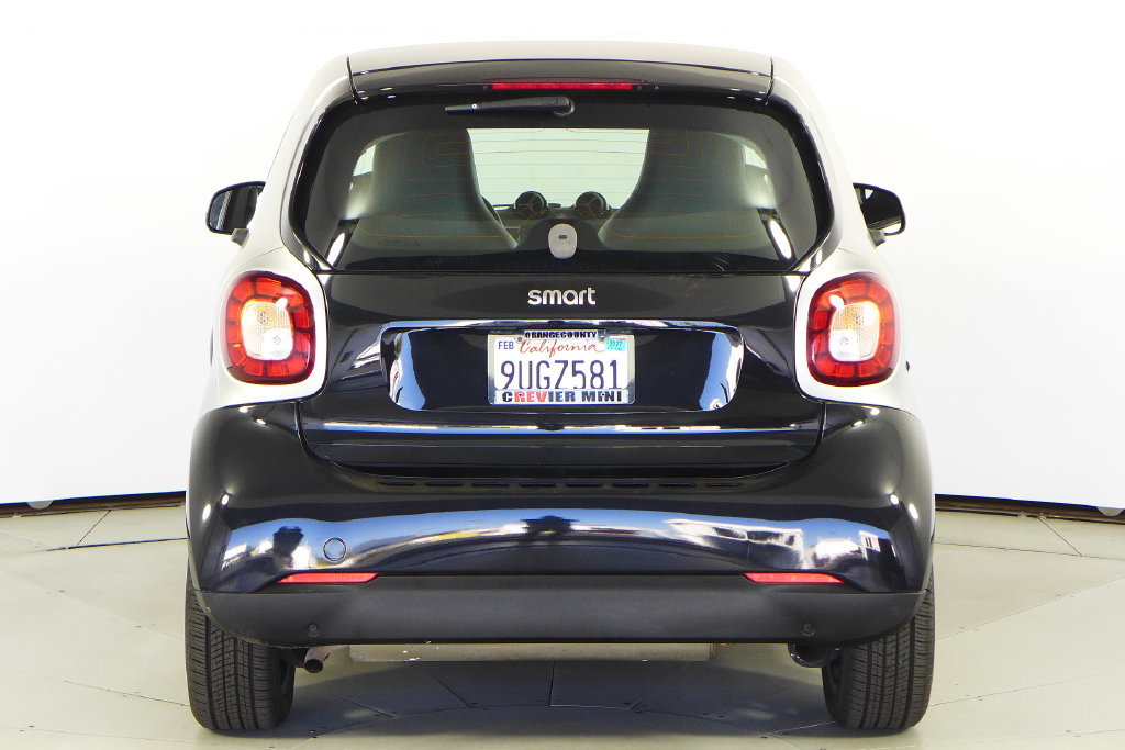 Used 2016 smart fortwo Proxy RWD image 7