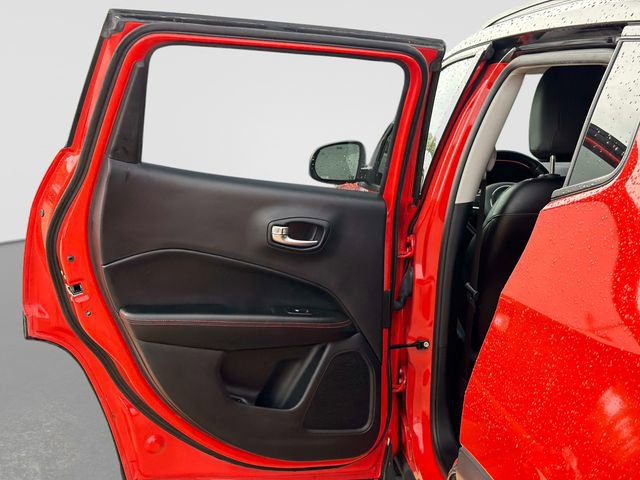 Used 2020 Jeep Compass Trailhawk w/ Leather Interior Group AWD/4WD image 12