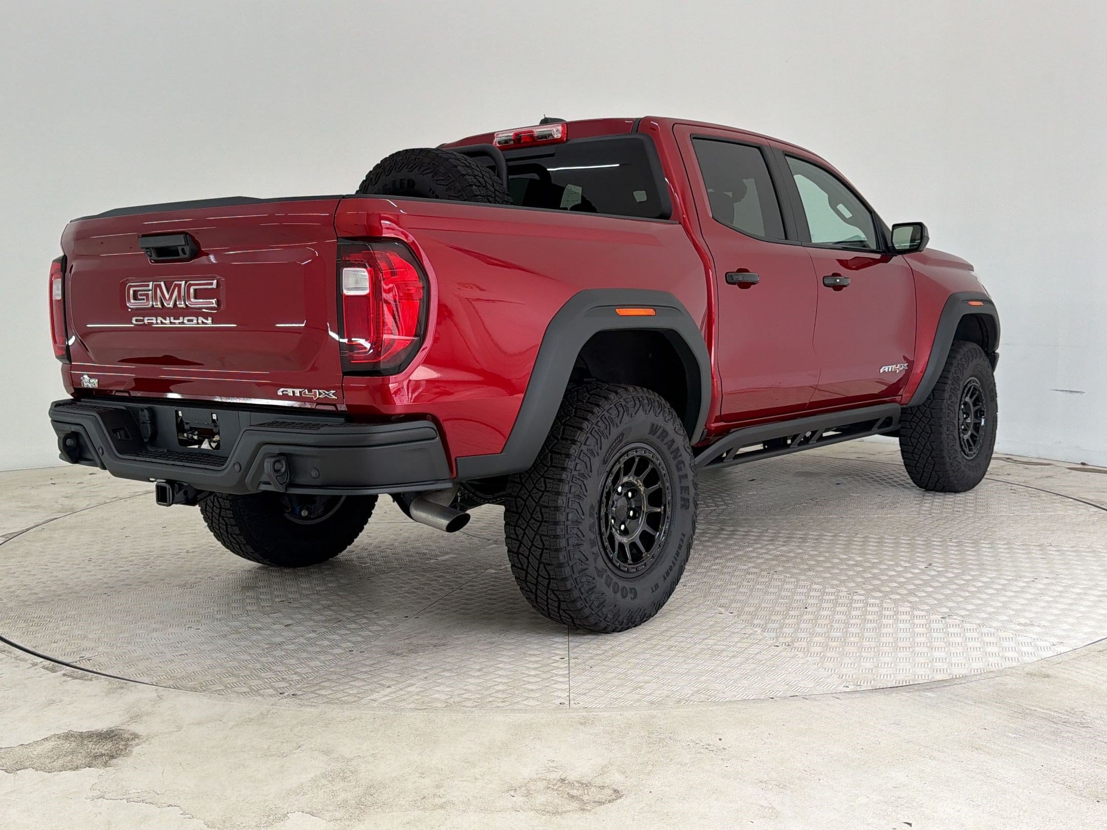 Used 2026 GMC Canyon AT4X w/ AT4X AEV Edition AWD/4WD image 9