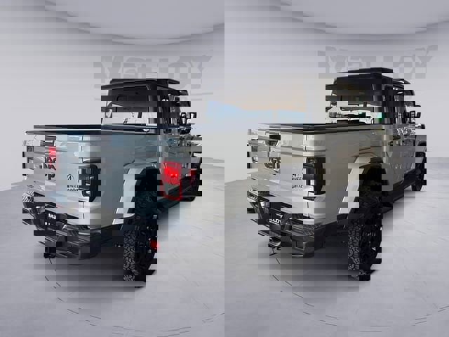 Used 2023 Jeep Gladiator Willys image 5