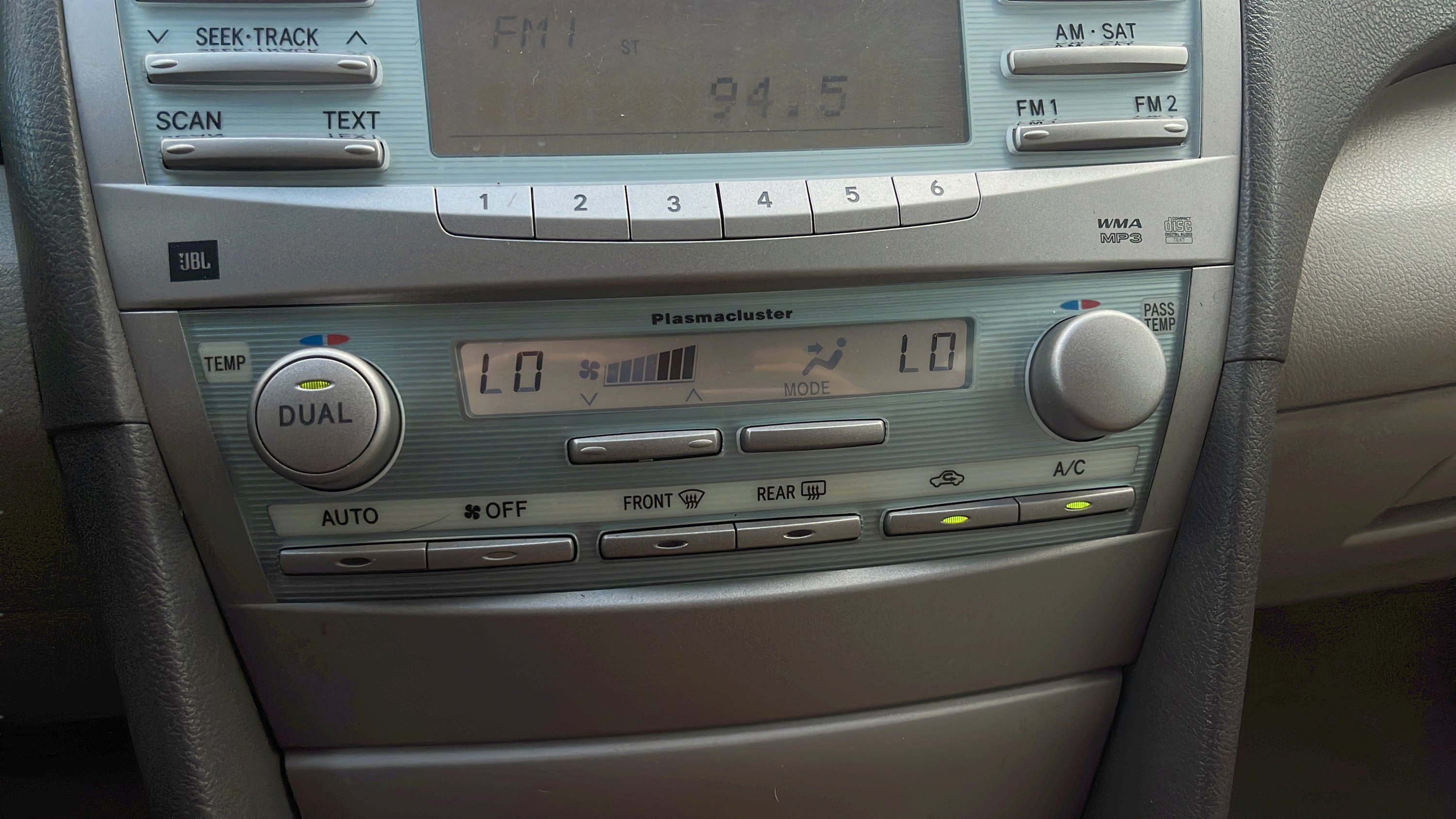 Used 2009 Toyota Camry XLE FWD image 17