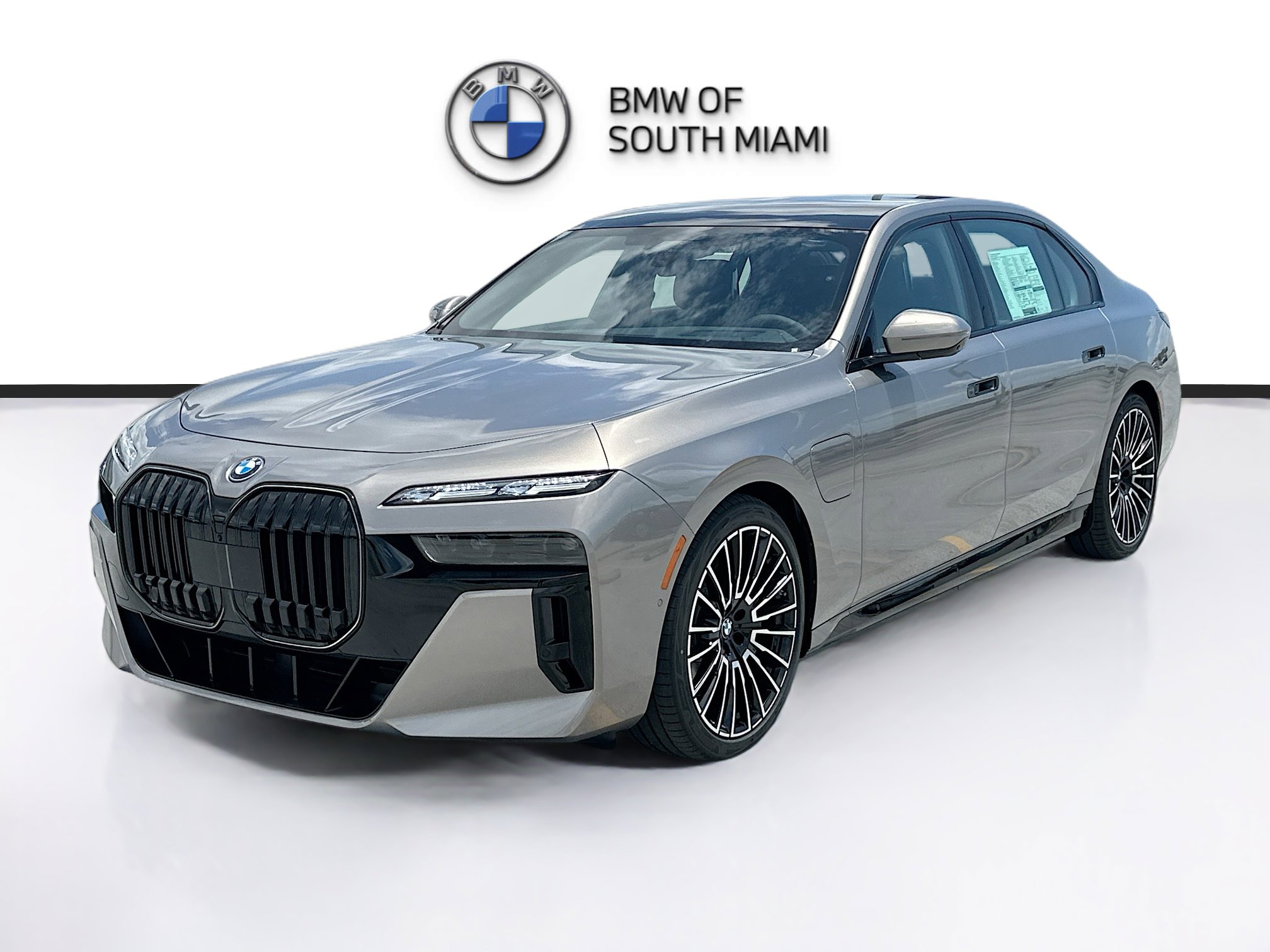 New 2025 BMW 750e xDrive w/ Executive Package image 3