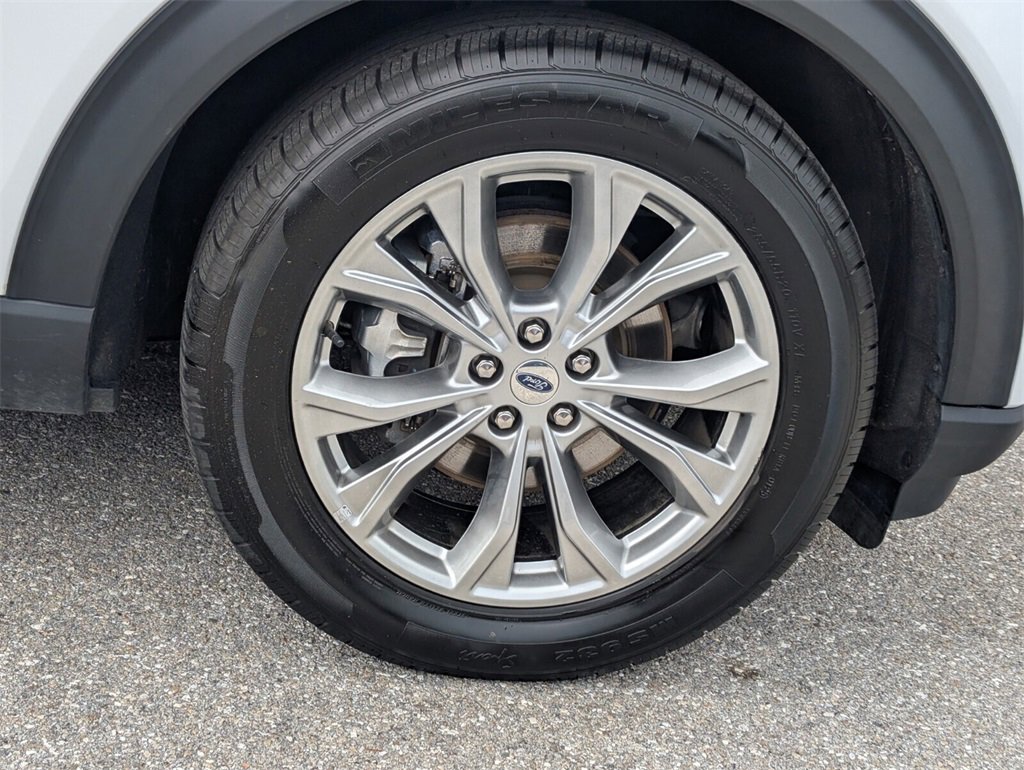 Used 2022 Ford Explorer Limited w/ Equipment Group 301A image 9