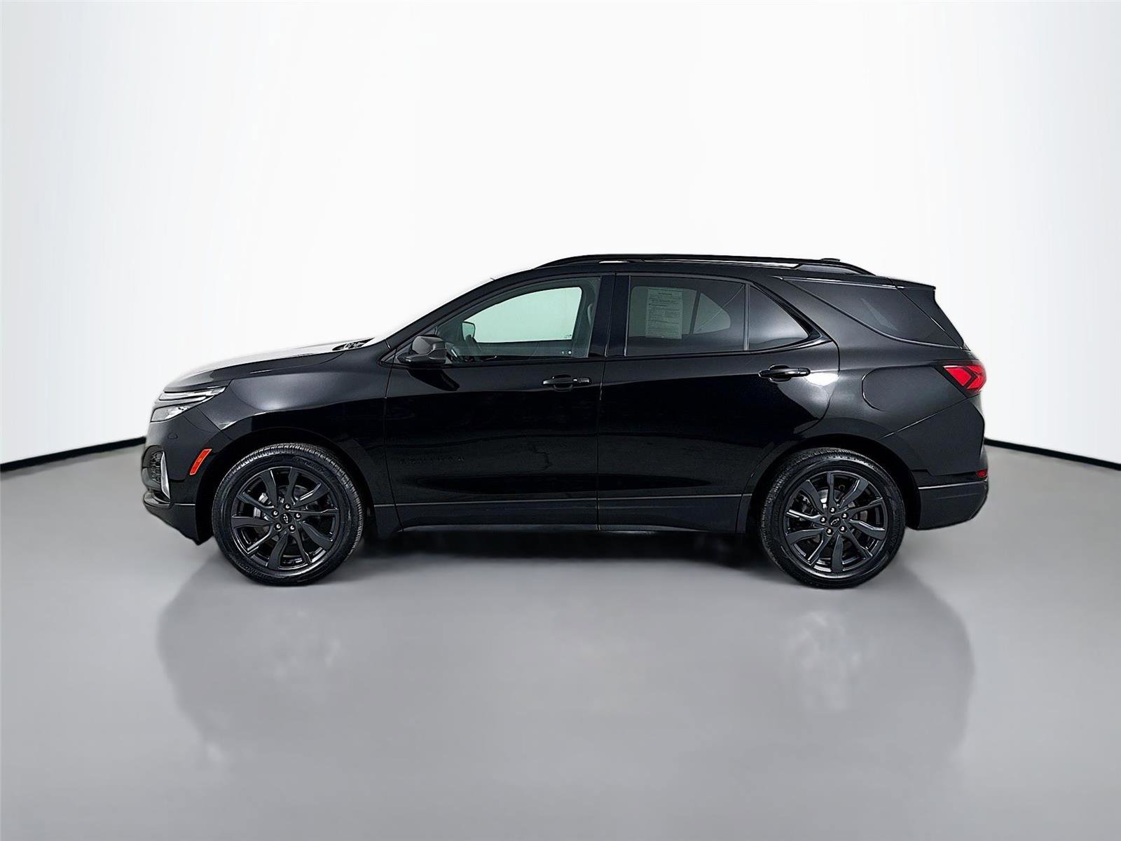 Used 2023 Chevrolet Equinox RS AWD/4WD image 6