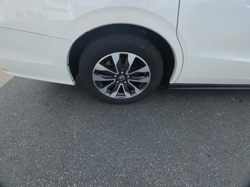 Certified 2024 Honda Odyssey EX-L image 9