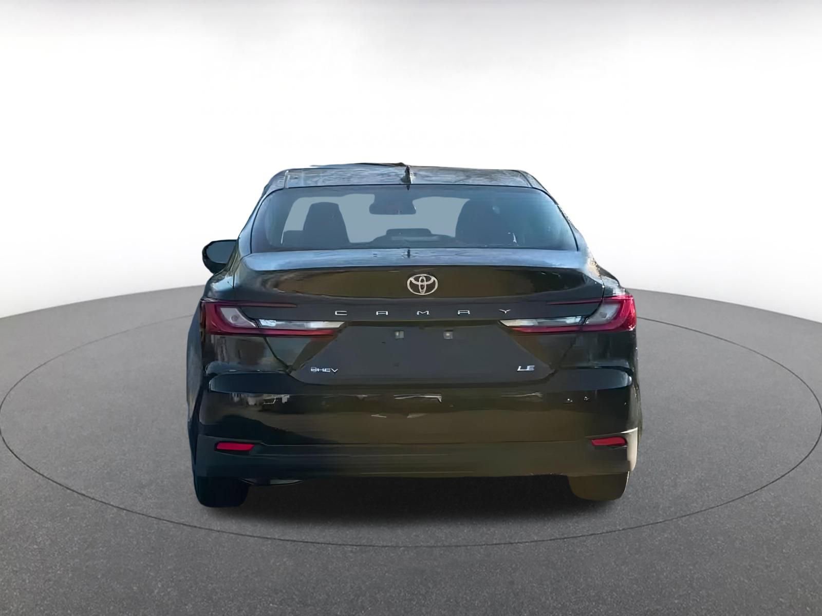 Used 2025 Toyota Camry LE image 12