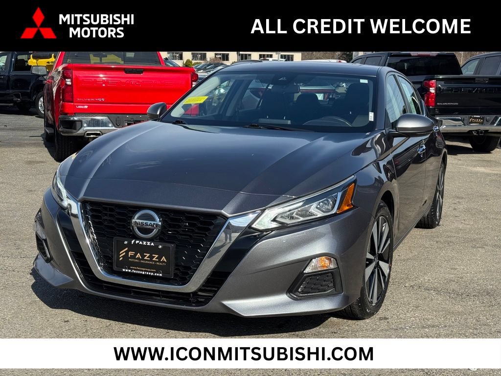 Used 2022 Nissan Altima 2.5 SV w/ SV Premium Package