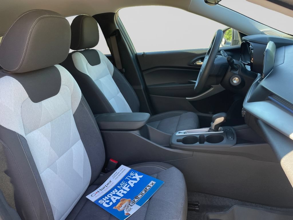 Used 2024 Chevrolet Trax LS w/ LS Convenience Package FWD image 11