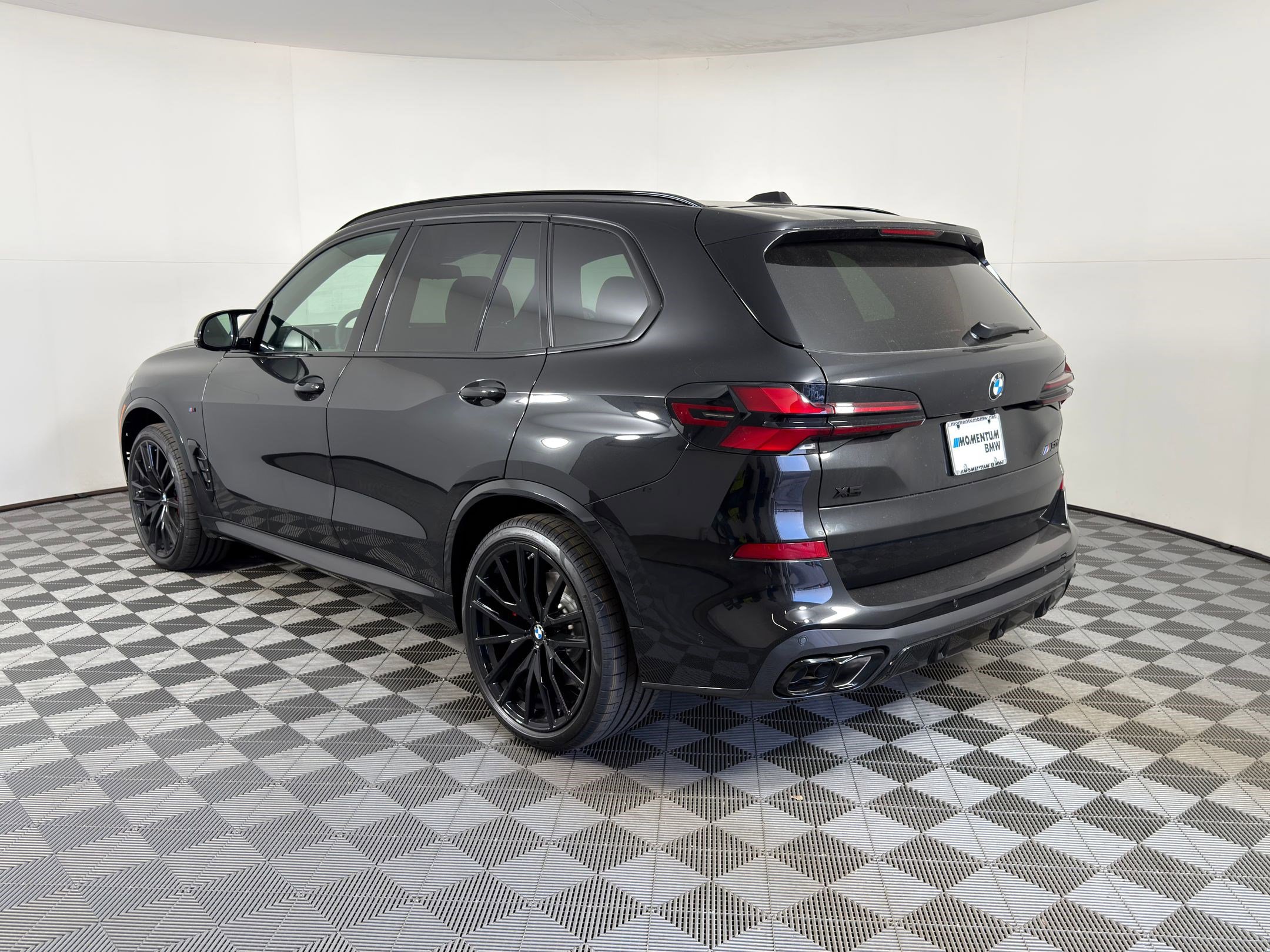 New 2026 BMW X5 M60i image 3