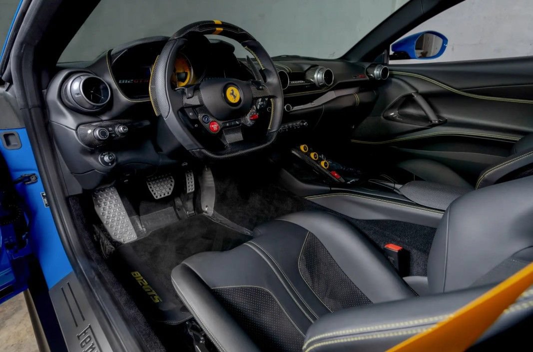 Used 2022 Ferrari 812 GTS RWD image 4