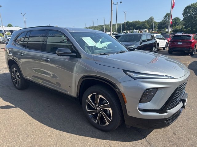 New 2025 Buick Enclave Sport Touring w/ Super Cruise Package image 8