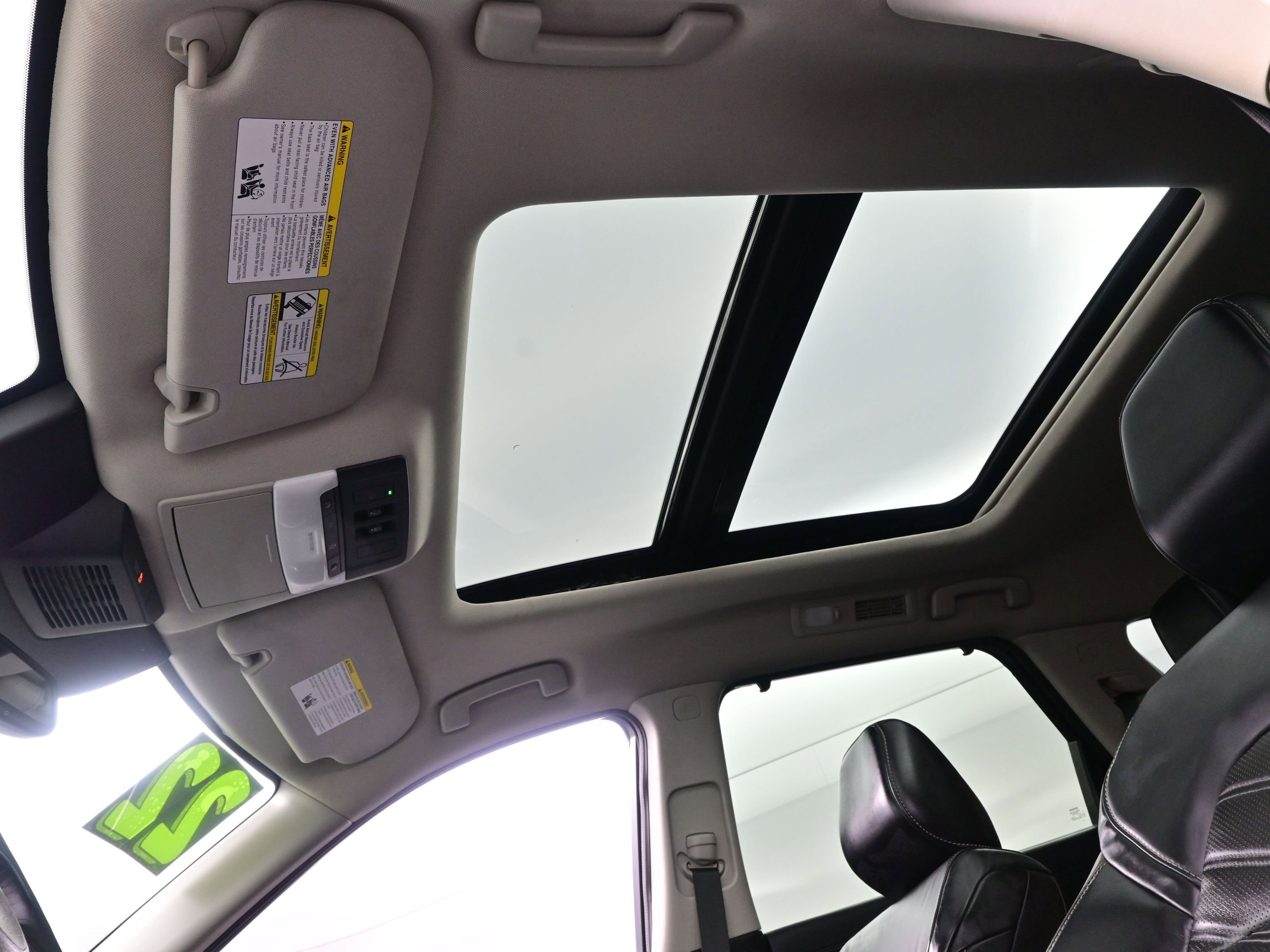 Used 2022 Nissan Pathfinder Platinum w/ Cargo Package image 19