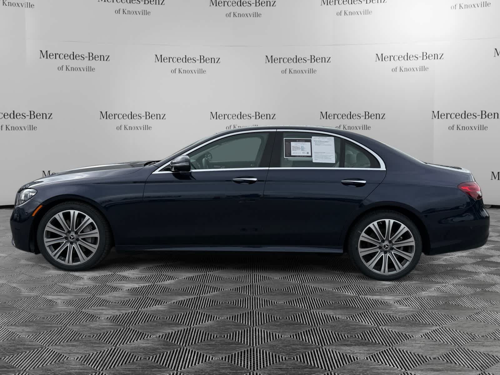 Certified 2022 Mercedes-Benz E 350 4MATIC Sedan image 2